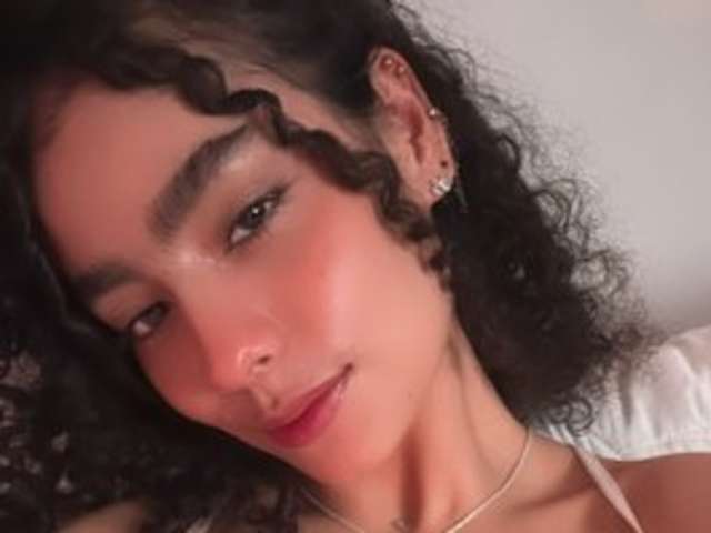 VICTORIA_CURLY amateur webcam photo