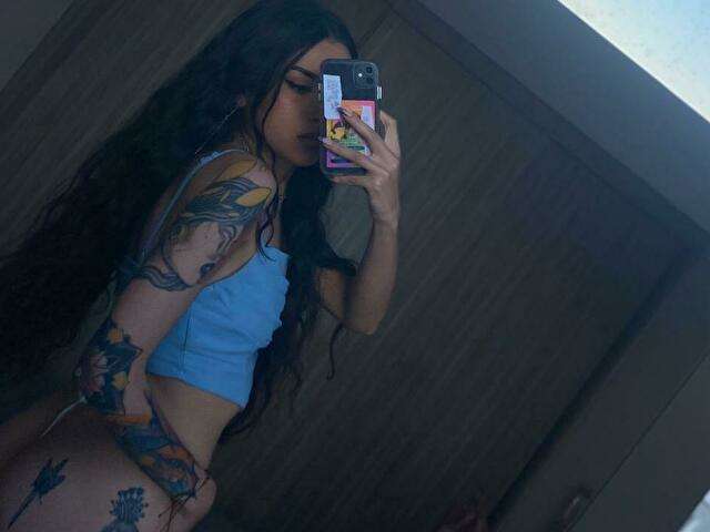 VIOLLETTAAA amateur webcam photo