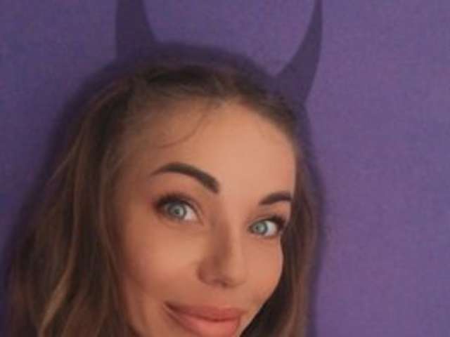 YASENIYALOVE amateur webcam photo