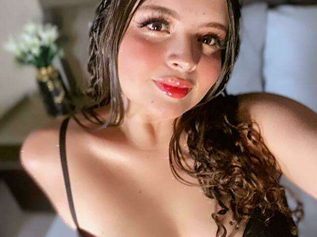 ZARAHONEY amateur webcam photo