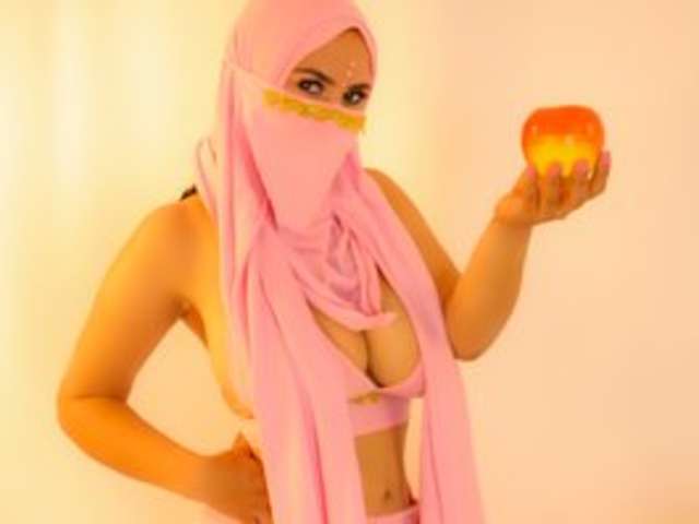 AMINA-HAFSSA amateur webcam photo