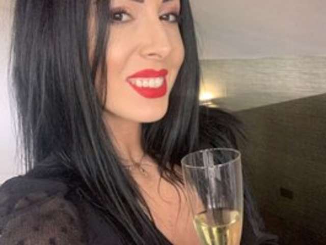BELLAHOT77 amateur webcam photo