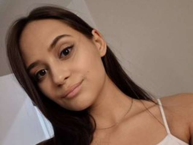 CHLOE-GIRL-FANTASY amateur webcam photo