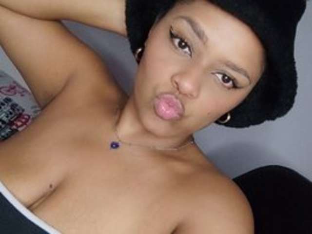 CORINASTONEE amateur webcam photo