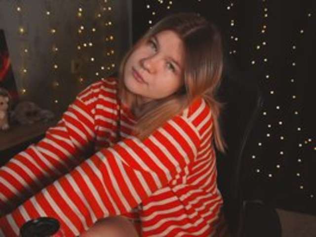 CUTESONECKAAA amateur webcam photo