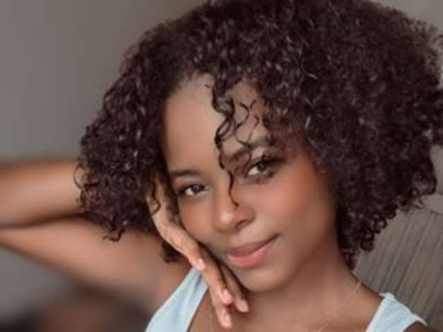 CUTIELITTLEEBONYY amateur webcam photo