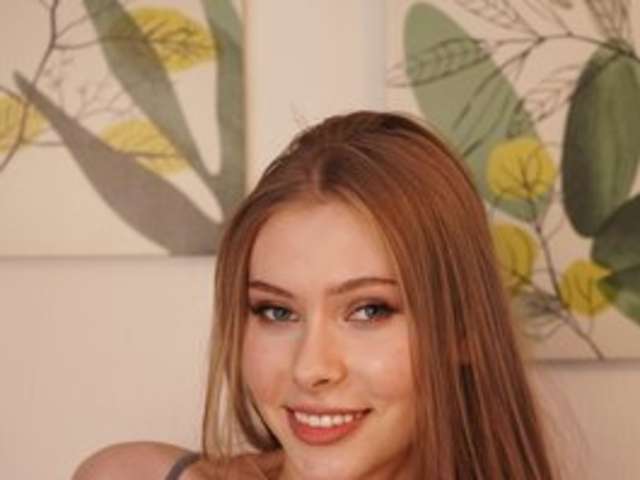 ELLIEDIAZ amateur webcam photo