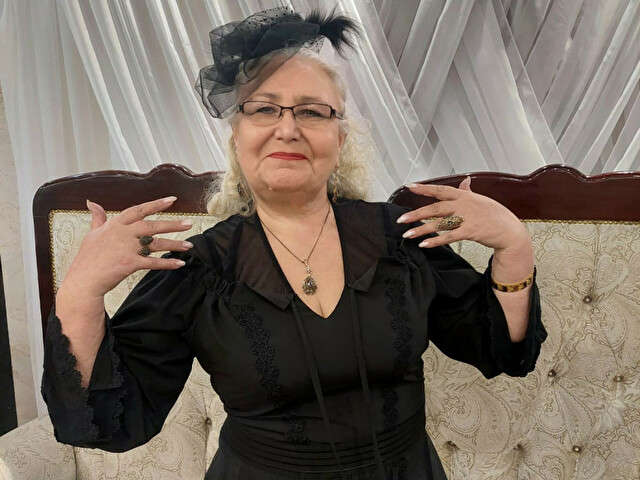 GRANNYNEEDS amateur webcam photo