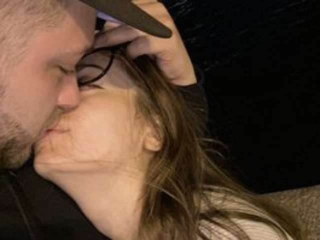 HATEEX420 amateur webcam photo