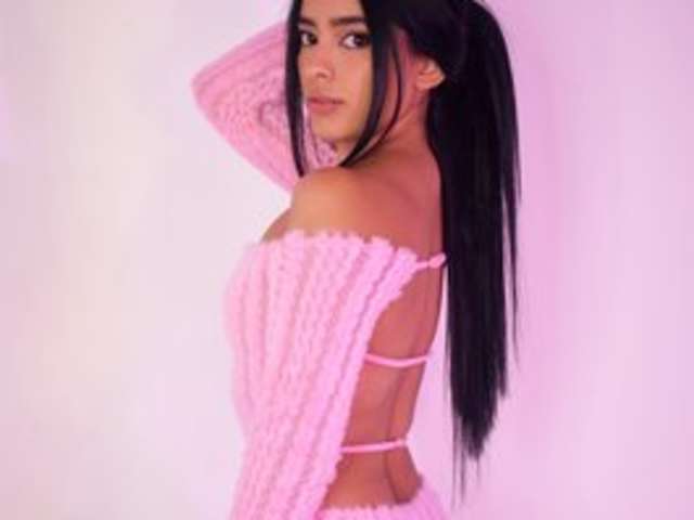 ISA-QUEEN amateur webcam photo