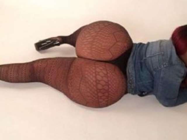 KATYSQUIRTWILD amateur webcam photo