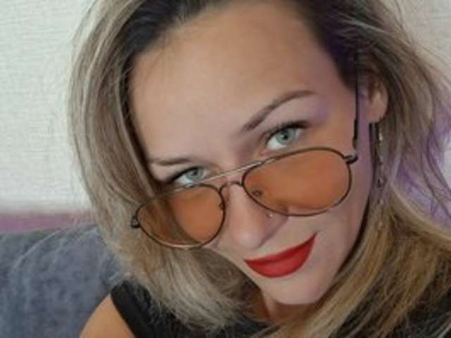 KRISRED amateur webcam photo