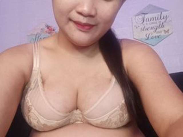LADYNAKEDPUSY amateur webcam photo