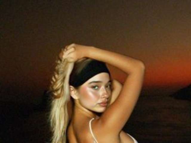 MADDYLUXE amateur webcam photo