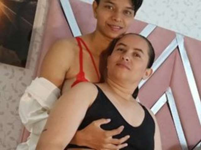 NATASHA-AND-ZOE amateur webcam photo