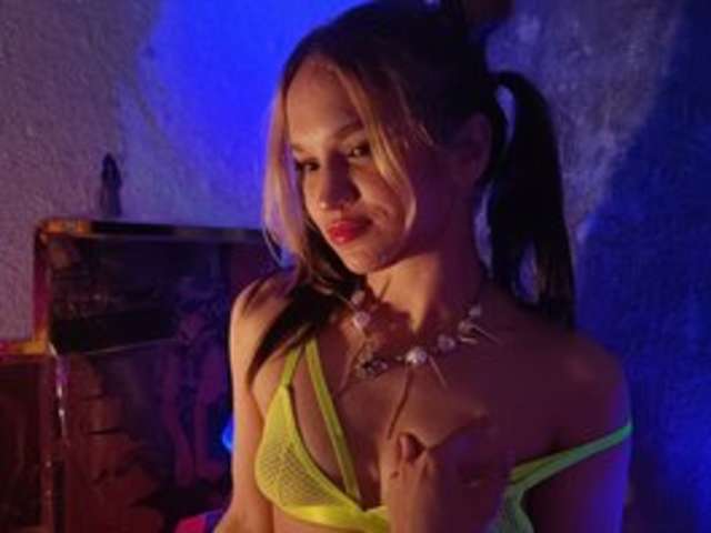 PROVOCATEMUR amateur webcam photo
