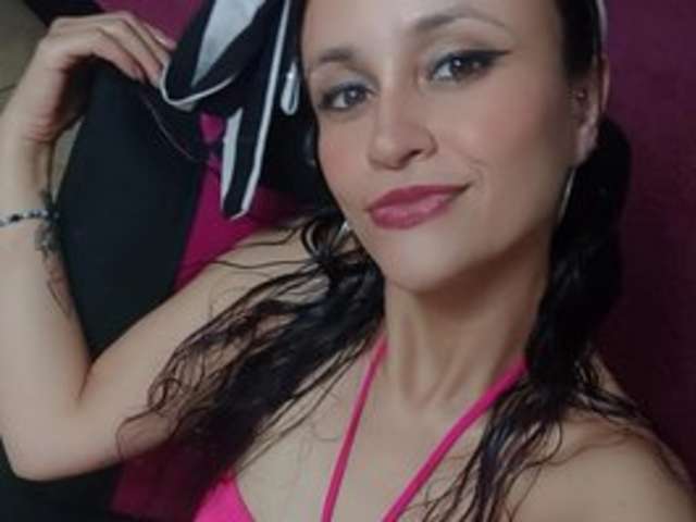 SAMANTHASQUIRT1212 amateur webcam photo