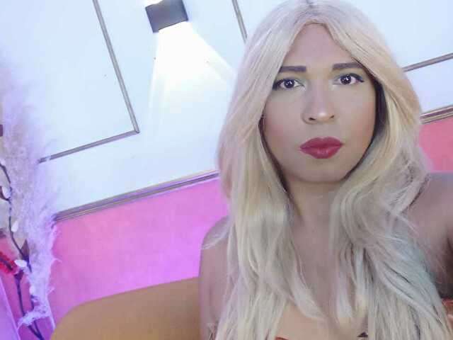 SEXYLORENA amateur webcam photo