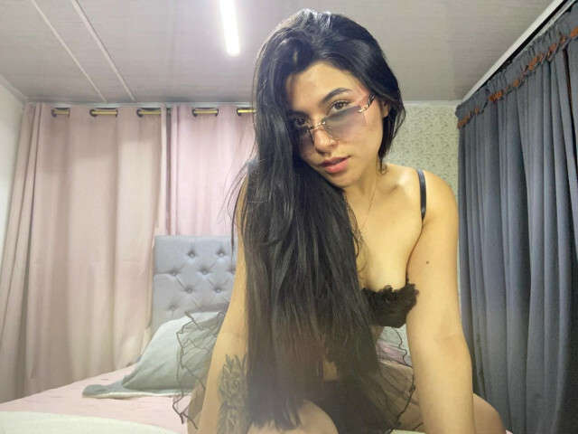 SOPHIEMOON amateur webcam photo