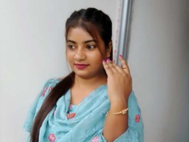 SWEET-SIMRAN amateur webcam photo