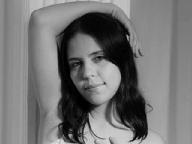 XIOMARA-JONESS amateur webcam photo